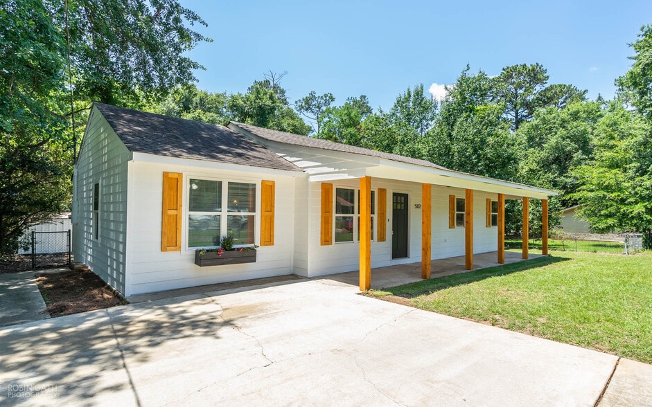 Building Photo - 502 Cherokee Court