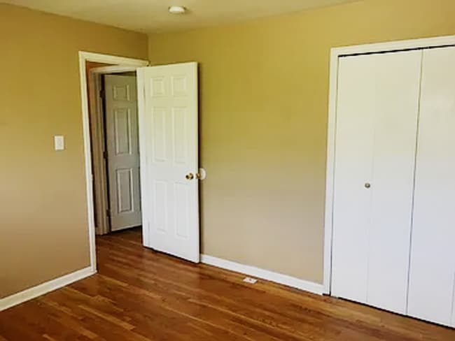 Building Photo - Freshly Updated 3 bed - 1 bath rental home