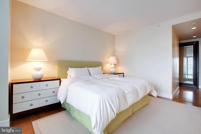 Building Photo - 1414 S Penn Square