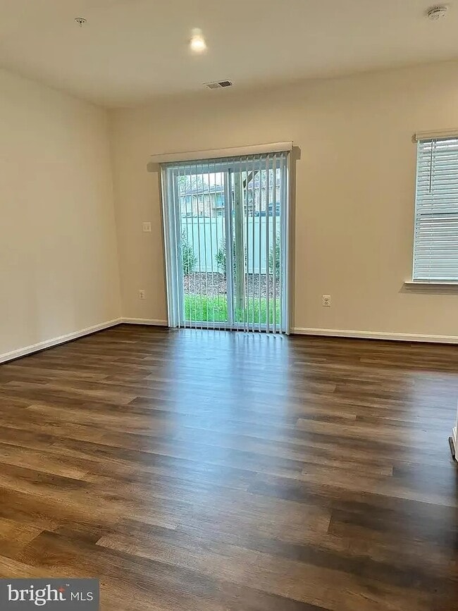 Building Photo - 209 Jenkins Way