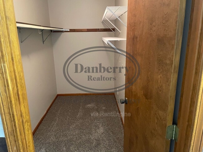 Building Photo - 3018 Gleneagle Dr