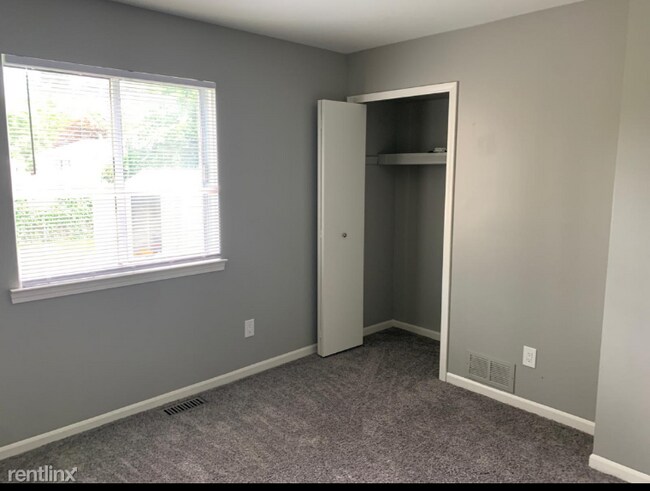 Building Photo - 3 br, 1 bath House - 29328 Tawas St