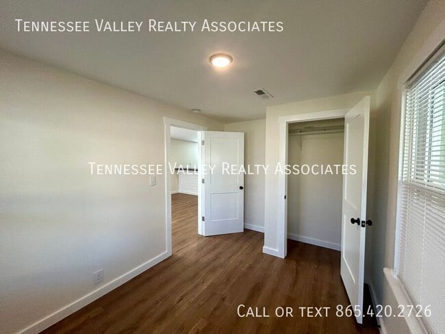 Building Photo - 2321 Bradford St