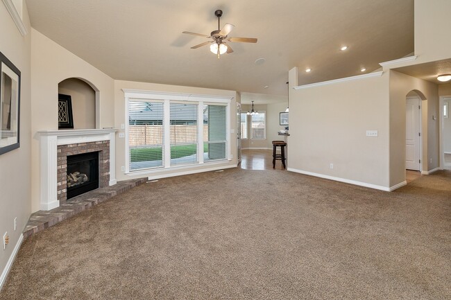 Building Photo - Live Large in Sutherland Farms: Spacious S...