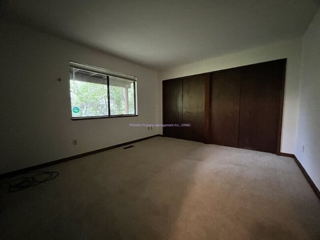 Building Photo - 85 George Ln