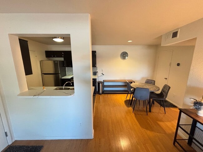 Building Photo - Gorgeous 1Bed/1Bath Fully Furnished 1st Floor Condo located in NW Las Vegas gated Community!