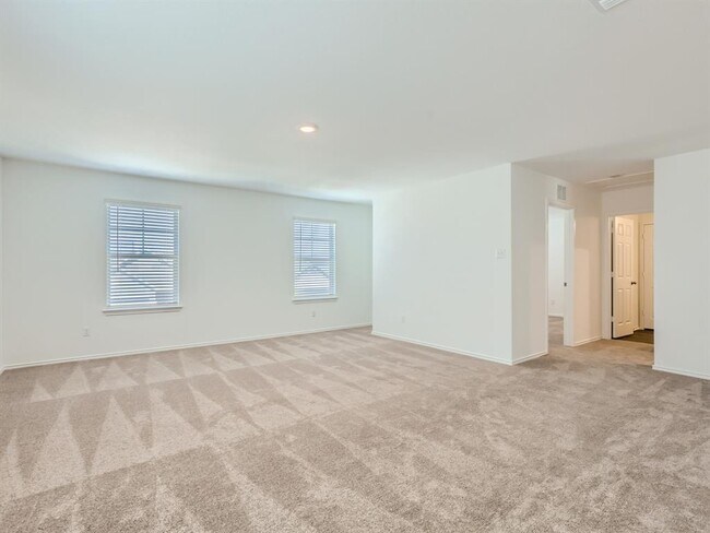 Building Photo - 1608 Holly Lk Dr