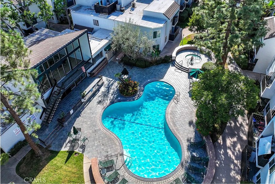 Building Photo - 18645 Hatteras St