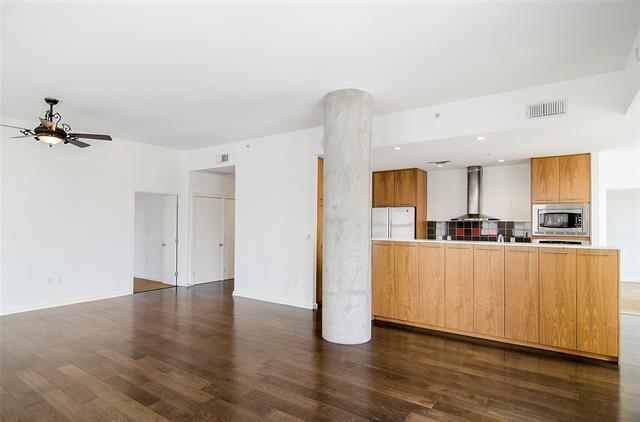 Building Photo - 2323 N Houston St