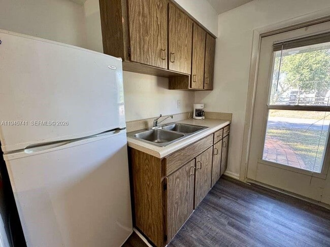 Building Photo - 5100 Rilma Ave