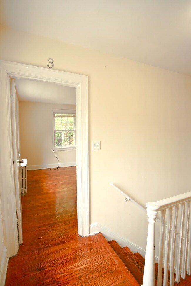 Building Photo - 8br Single Family Home on 14th St NW  (MIN...