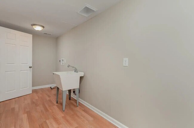 Building Photo - 1703 Cottontail Dr