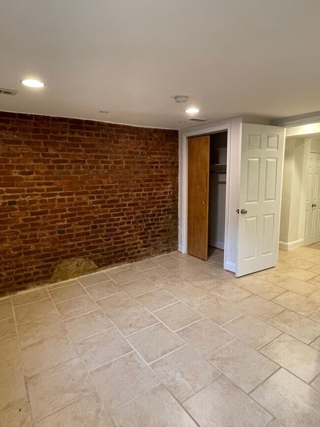 Building Photo - 1351 Irving St NW