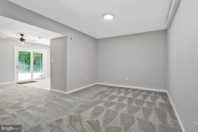 Building Photo - 9205 Midland Turn