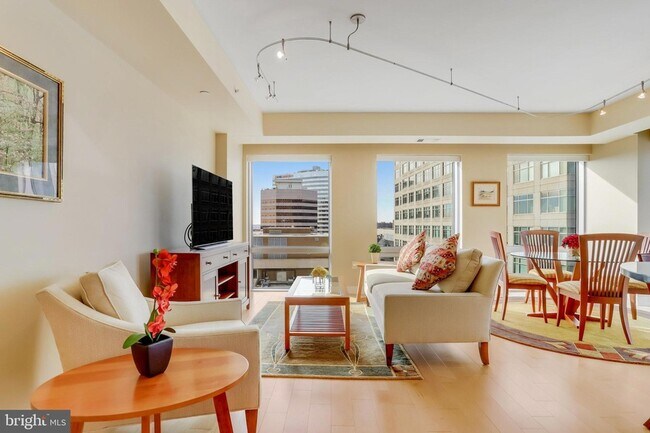 Building Photo - 1111 19th St N