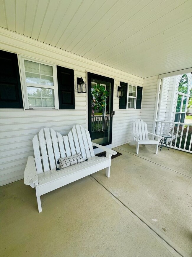 Building Photo - Beautiful 4 Bedroom Home in a Cul-De-Sac