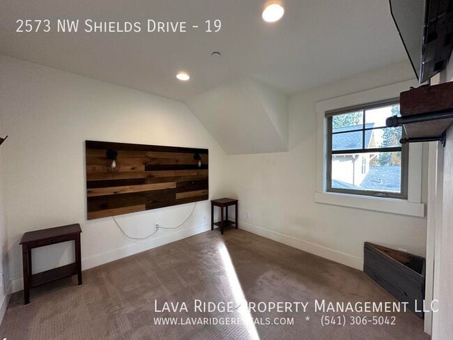 Building Photo - 2573 NW Shields Dr