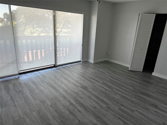 Building Photo - 6201 SW 116th Pl