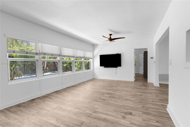 Building Photo - 195 NW 96th St