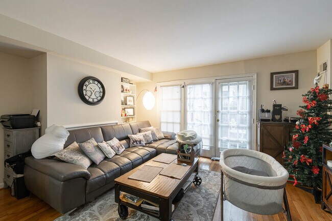 Building Photo - 4450 MacArthur Blvd NW