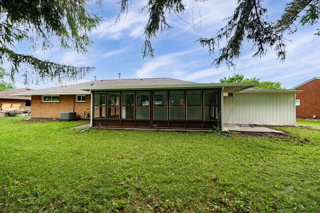 Building Photo - 5224 Mystic Dr