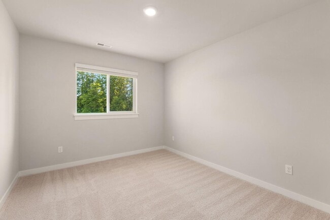Building Photo - Beautiful Almost new home in Lake Stevens!