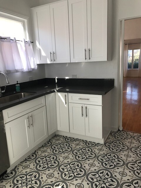 Kitchen - 918 1/2 S Orange Grove Ave