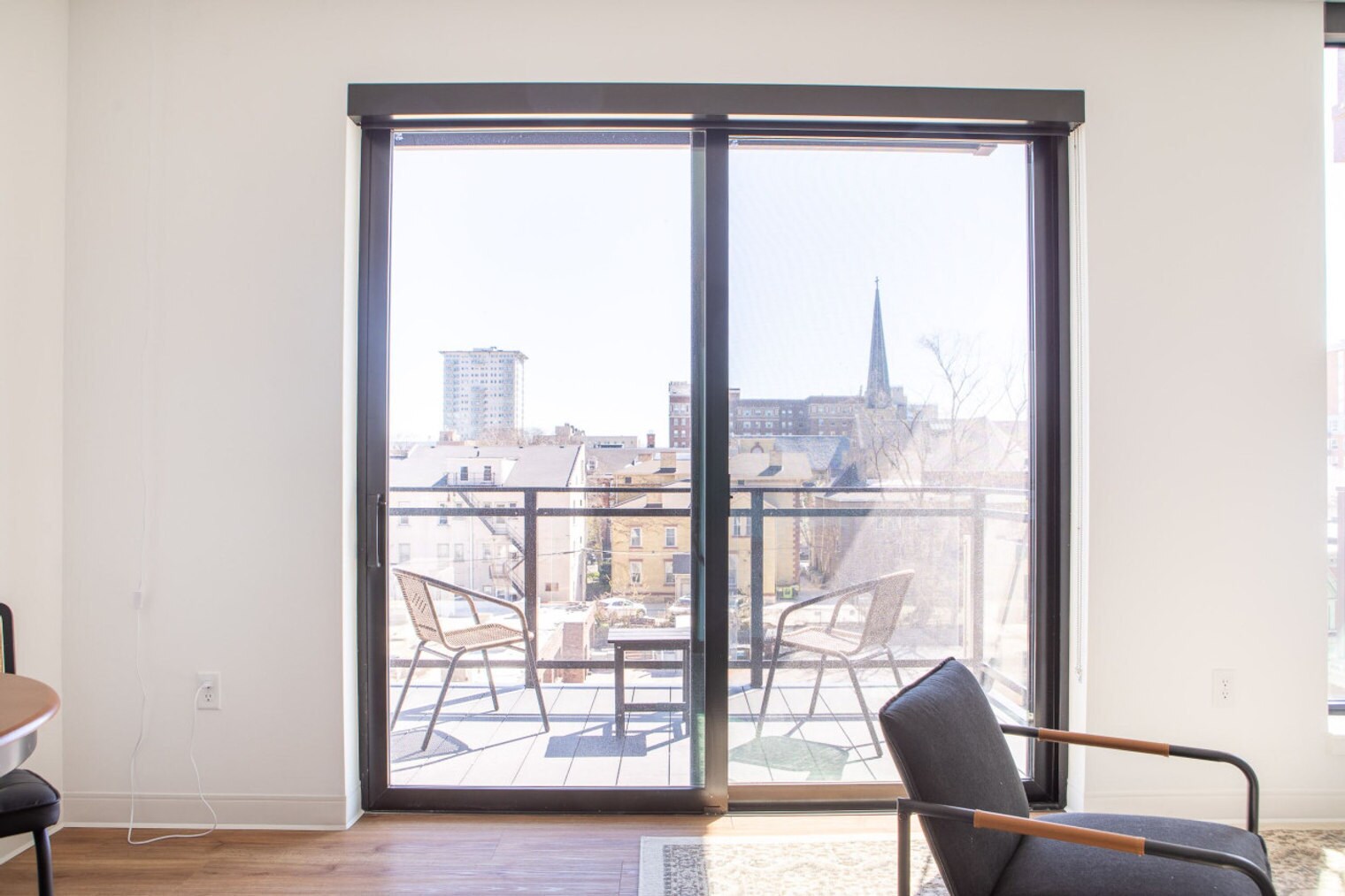 Building Photo - 1237 N Van Buren St