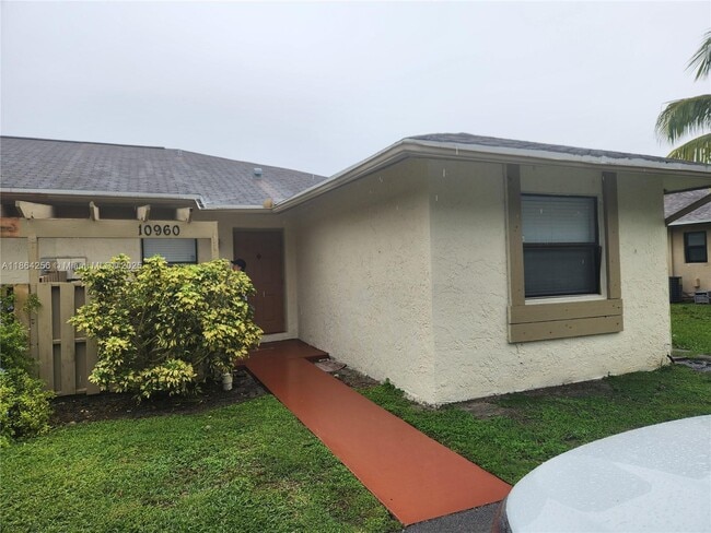 Building Photo - 10960 NW 29th Ct