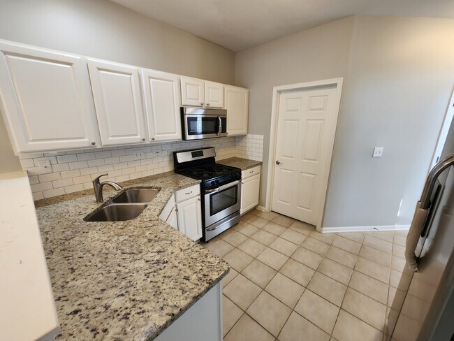 Building Photo - 991 Park Hill Cir