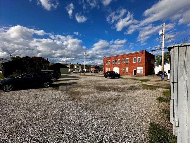 Building Photo - 75 S Maiden St