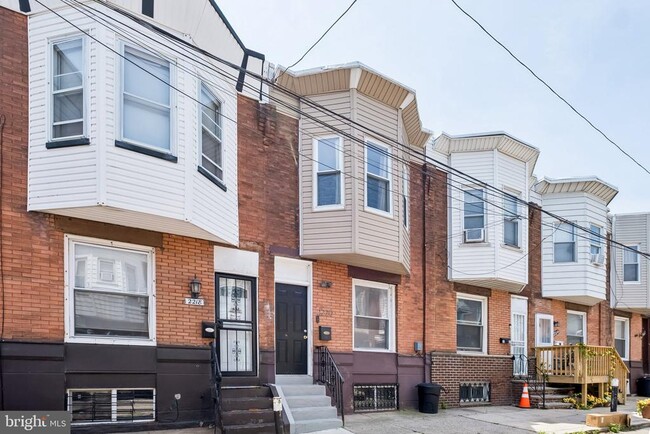 Building Photo - 2220 Cantrell St