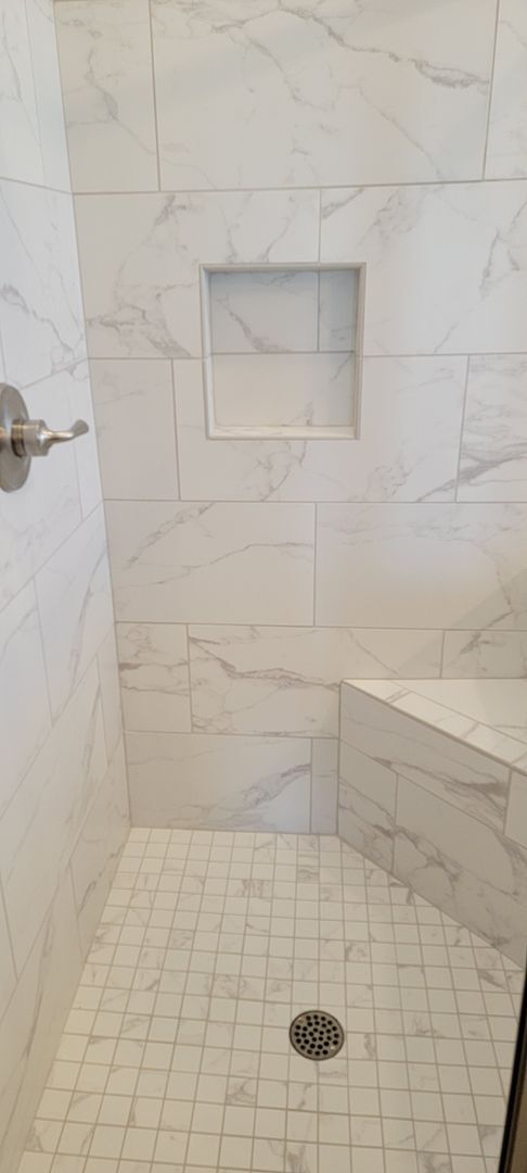 Building Photo - BEAUTIFUL HOME in the Desirable Hedgefield subdivision in Prattville.