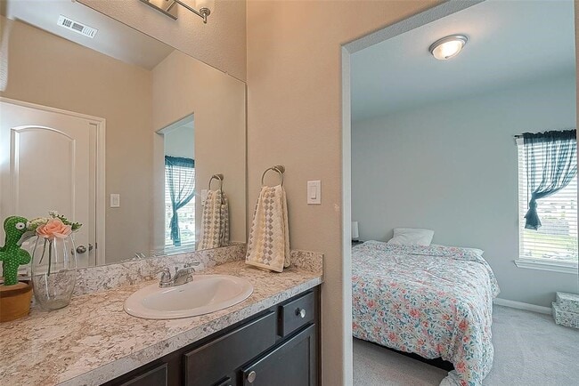 Building Photo - 21029 Crinet Square