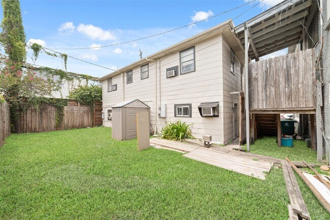 Building Photo - 3705 Mandell St