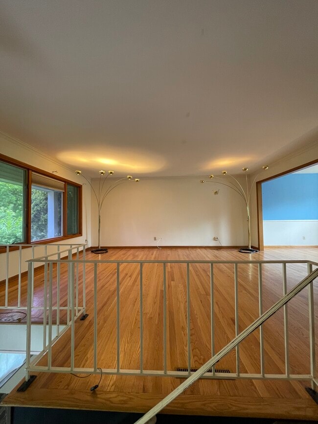 Building Photo - 9836 Bob Gray Rd