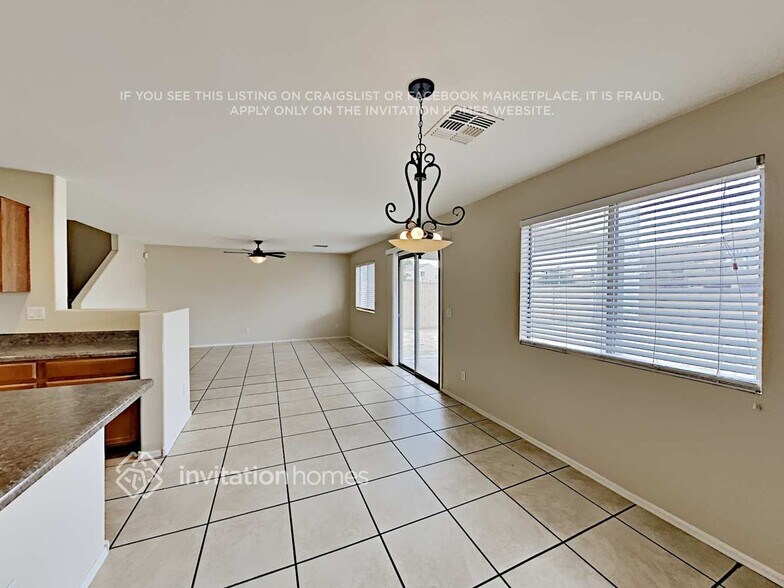 Building Photo - 10821 W Taft St