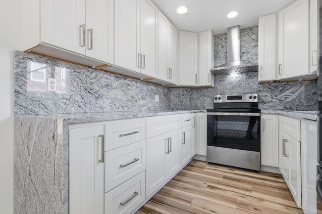 Building Photo - 1340 Kings Cove Dr E