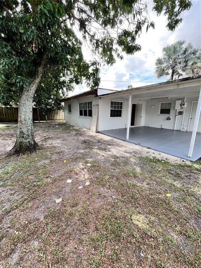 Building Photo - 251 N 68th Terrace