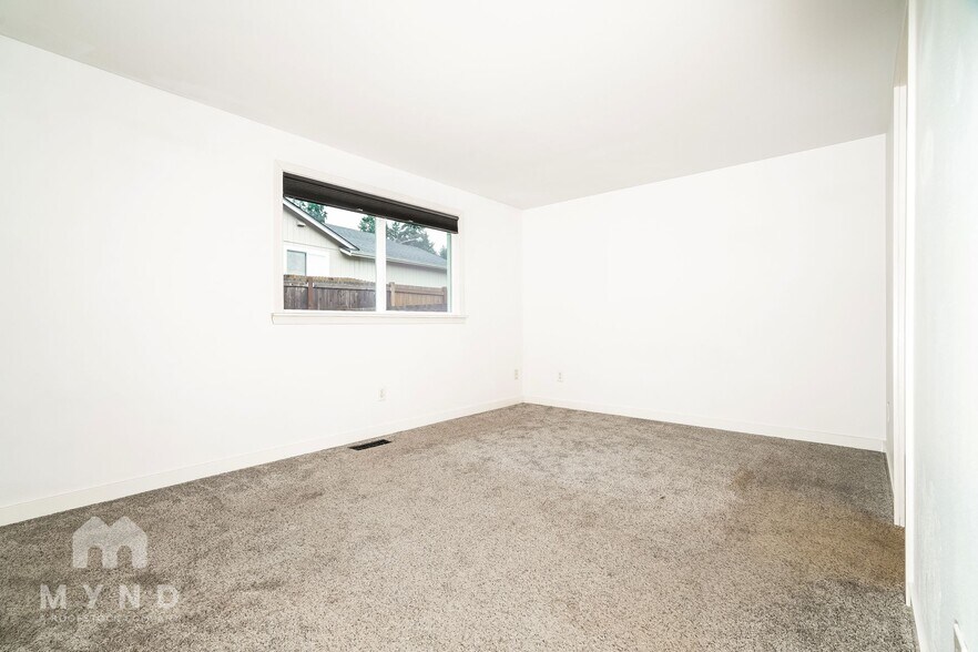 Building Photo - 16310 72nd Ave E