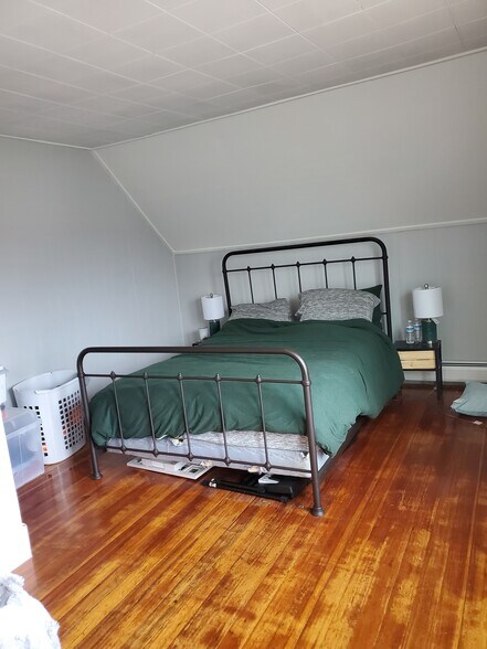 Building Photo - 36 Green St.