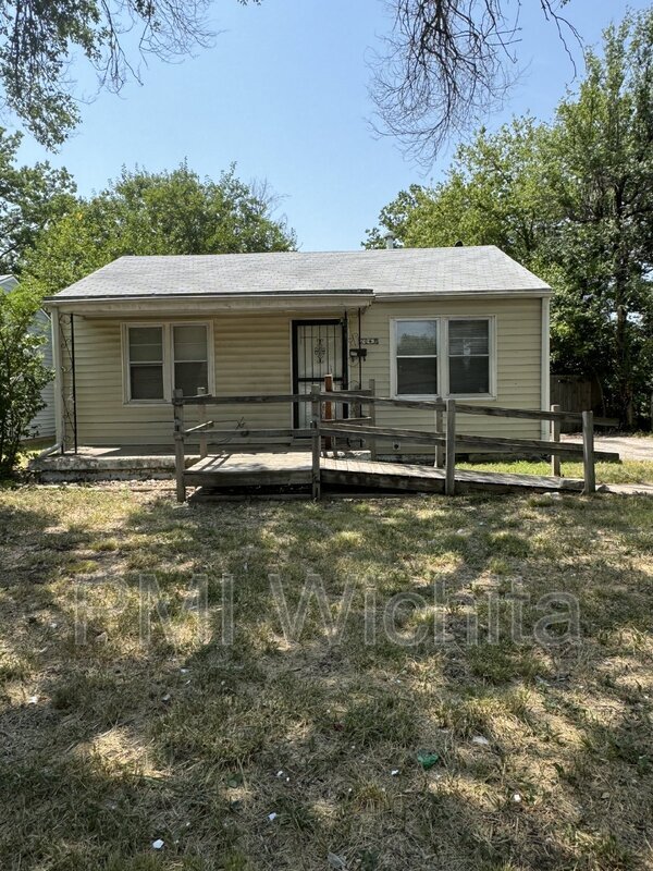 Primary Photo - 2043 N Minnesota St