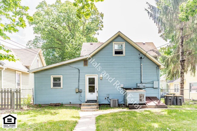 Building Photo - 3112 Thompson Ave