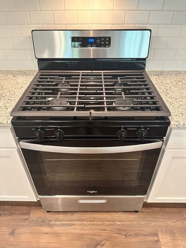 Building Photo - Gourgeous Brand New 4 bedroom Home near Lake Norman