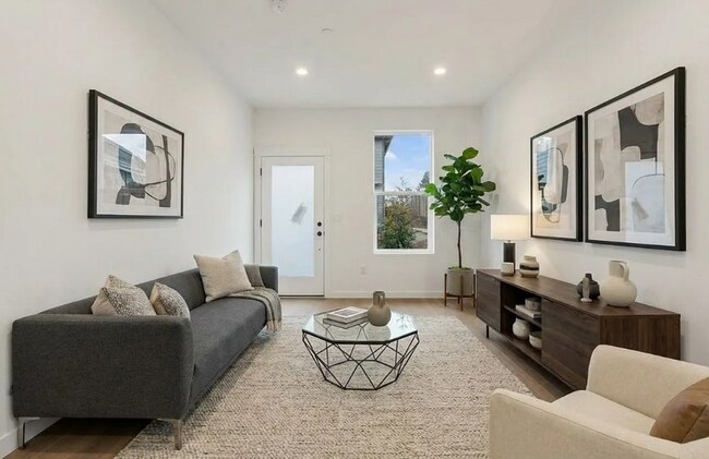 Building Photo - Brand New Construction Beautifully Designed 2 Bedroom Home with Modern Finishes and Functional Op...