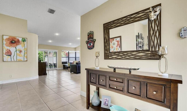 Building Photo - 10552 Santa Laguna Dr