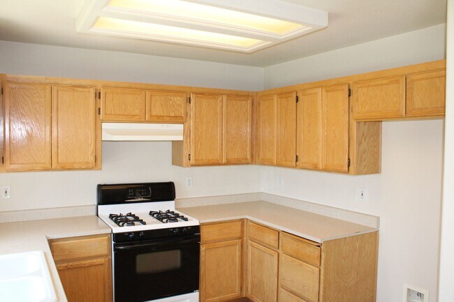 Building Photo - 3 BED 2 BATH HOUSE LOCATED IN THE RAVENWOOD SUBDIVISION IN ANDERSON