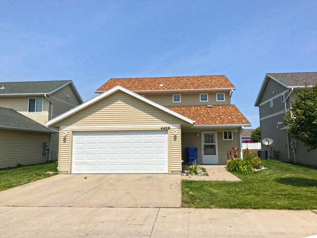 Primary Photo - Bluestem Homes