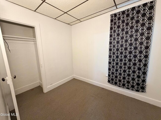 Building Photo - 17 Greene St