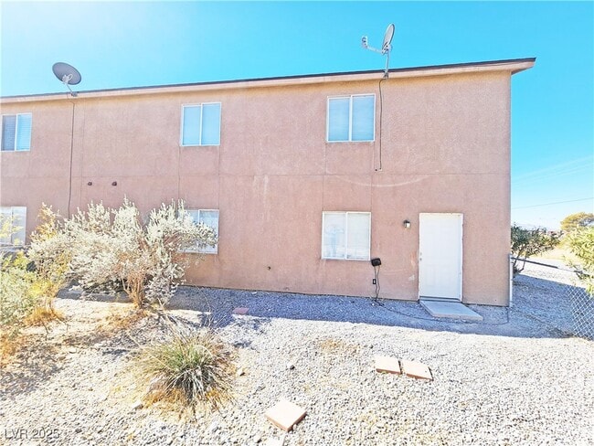 Building Photo - 1951 S Teepee Rd